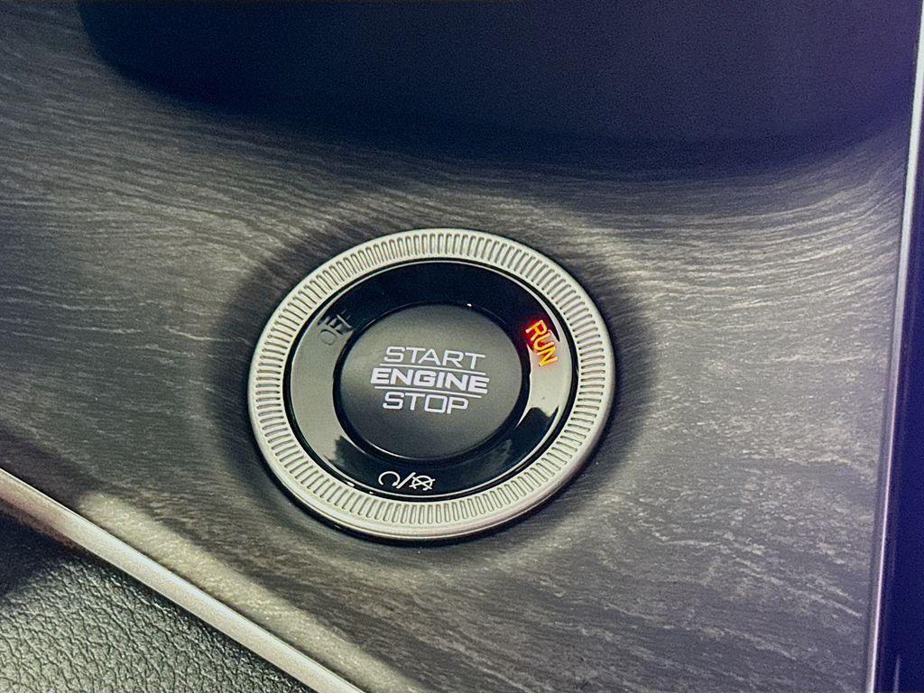 new 2025 Jeep Grand Cherokee car, priced at $41,750