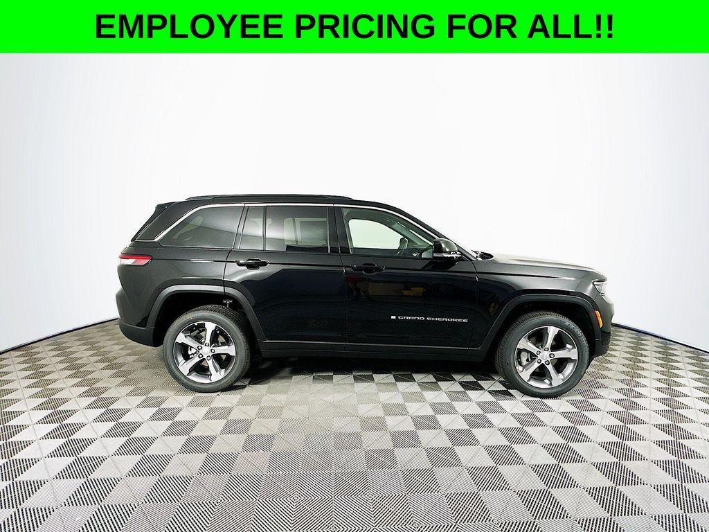 new 2025 Jeep Grand Cherokee car, priced at $47,750