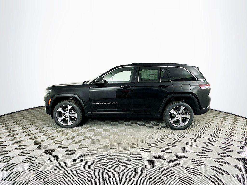 new 2025 Jeep Grand Cherokee car, priced at $41,750