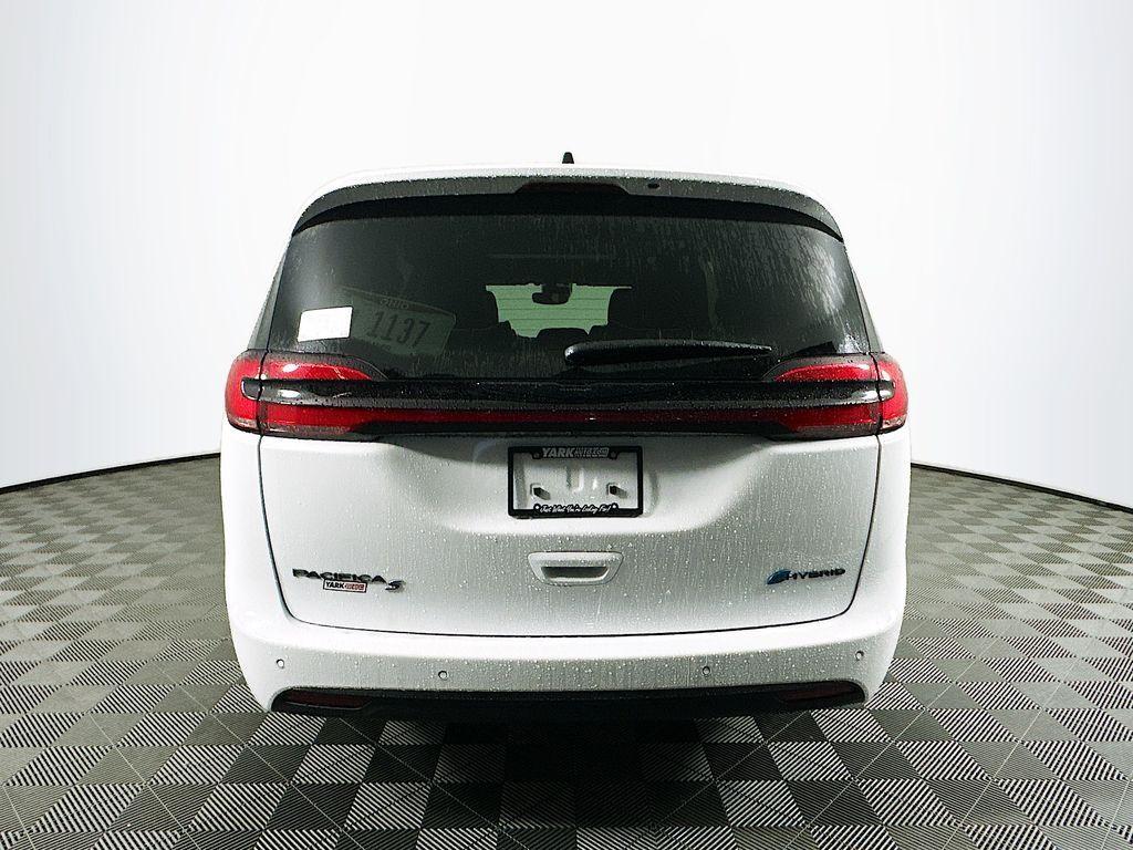 new 2025 Chrysler Pacifica Hybrid car, priced at $41,188