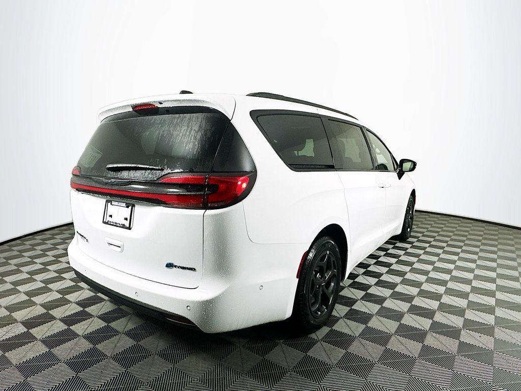 new 2025 Chrysler Pacifica Hybrid car, priced at $41,188