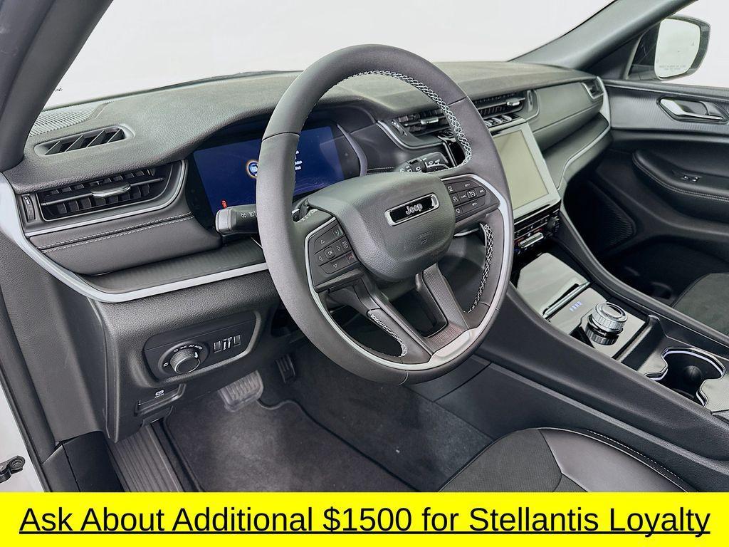 new 2025 Jeep Grand Cherokee car, priced at $36,723