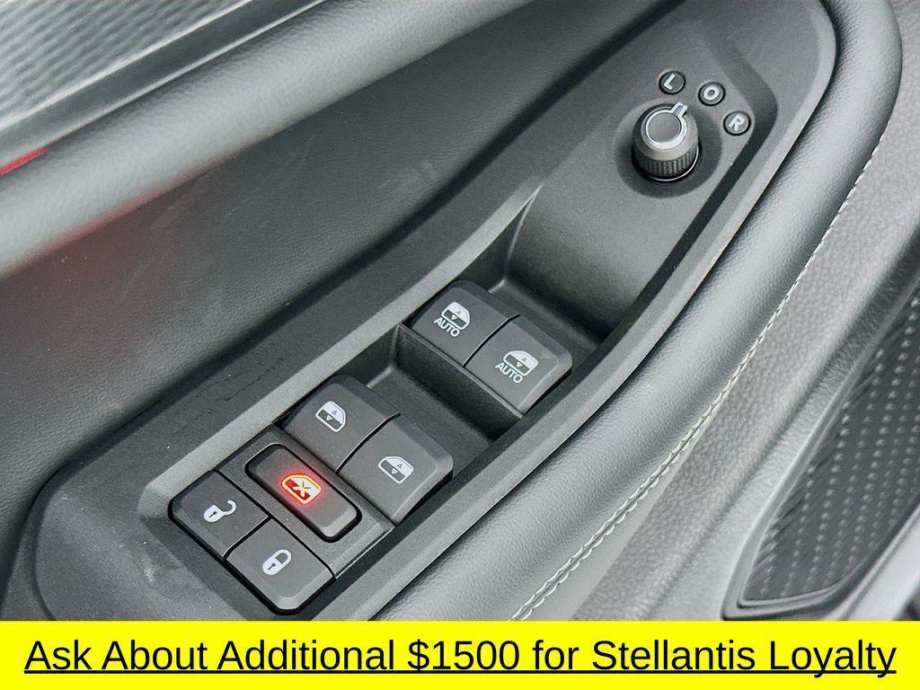 new 2025 Jeep Grand Cherokee car, priced at $36,723