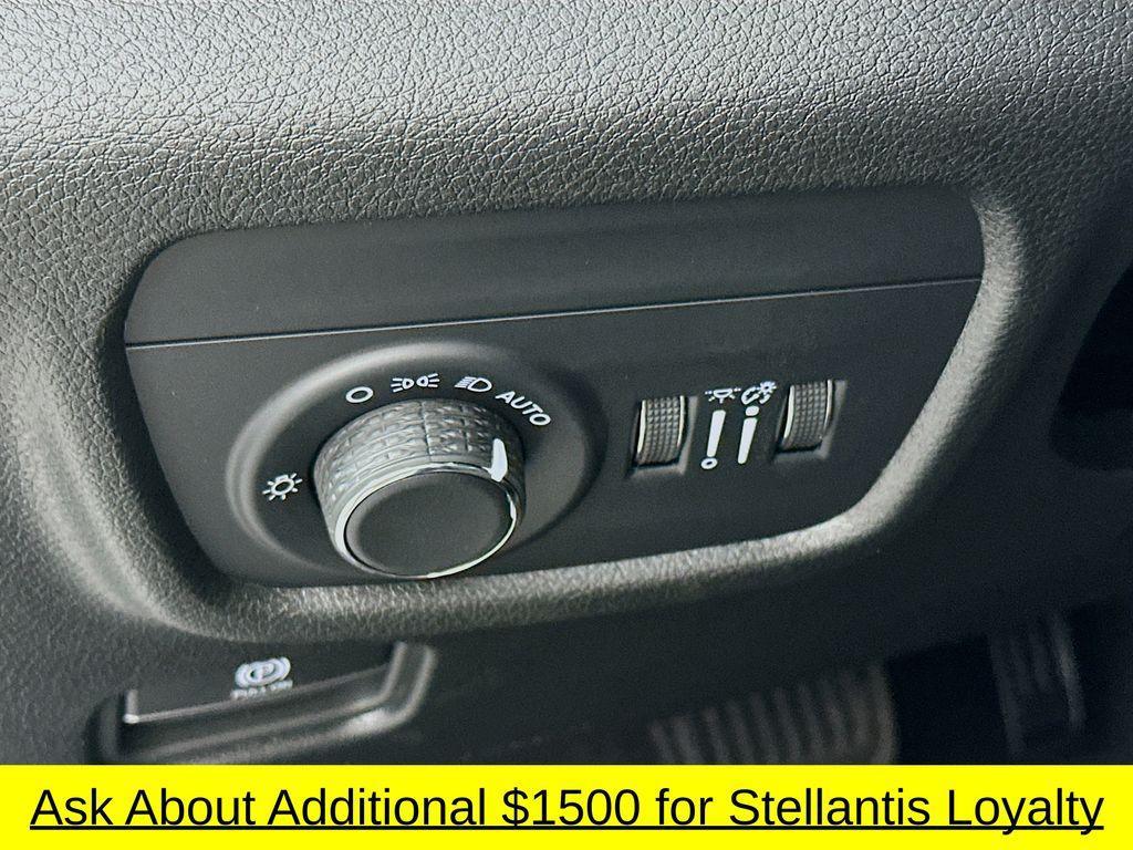 new 2025 Jeep Grand Cherokee car, priced at $36,723