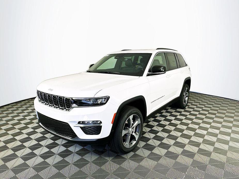 new 2024 Jeep Grand Cherokee car, priced at $44,446