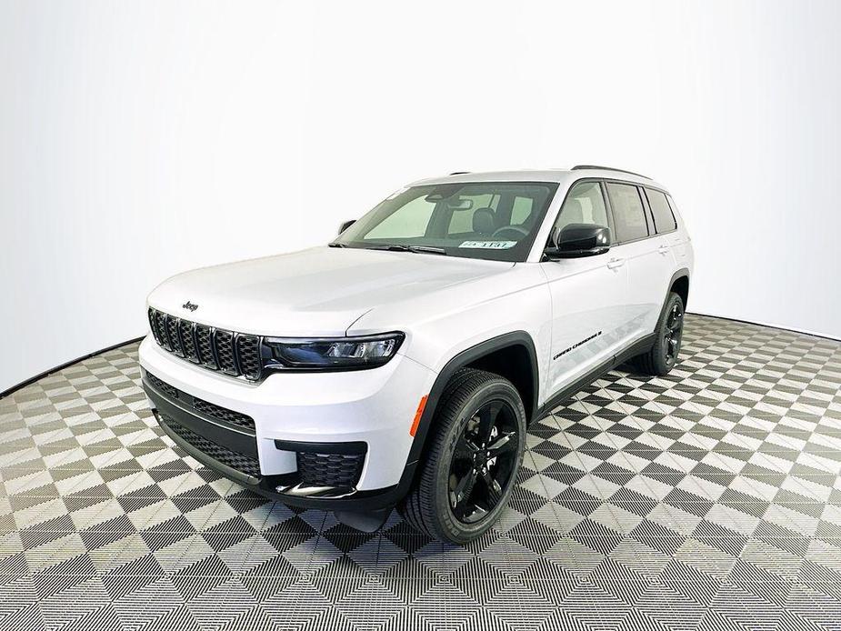 new 2024 Jeep Grand Cherokee L car, priced at $42,586