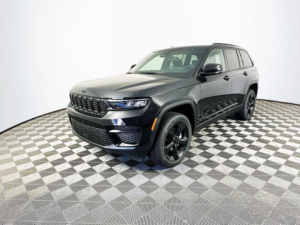 new 2025 Jeep Grand Cherokee car, priced at $42,351