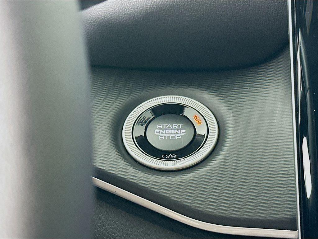 new 2025 Jeep Grand Cherokee car, priced at $42,351