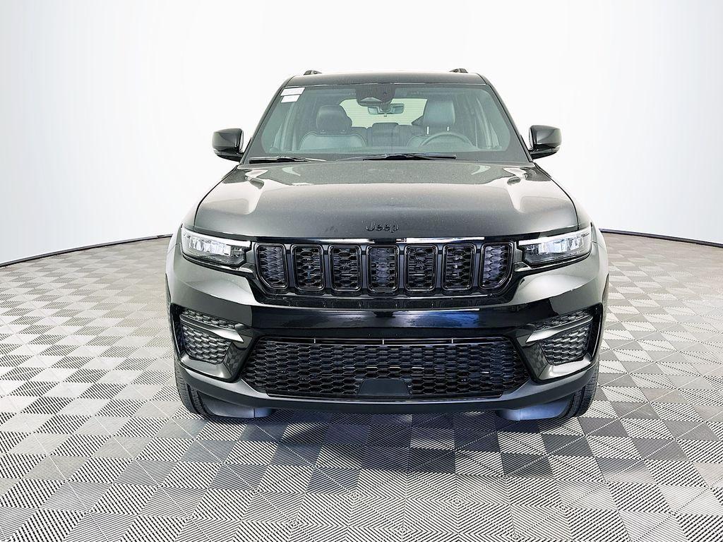 new 2025 Jeep Grand Cherokee car, priced at $42,351