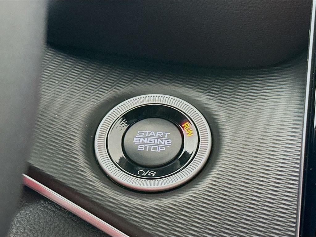 new 2025 Jeep Grand Cherokee car, priced at $41,982
