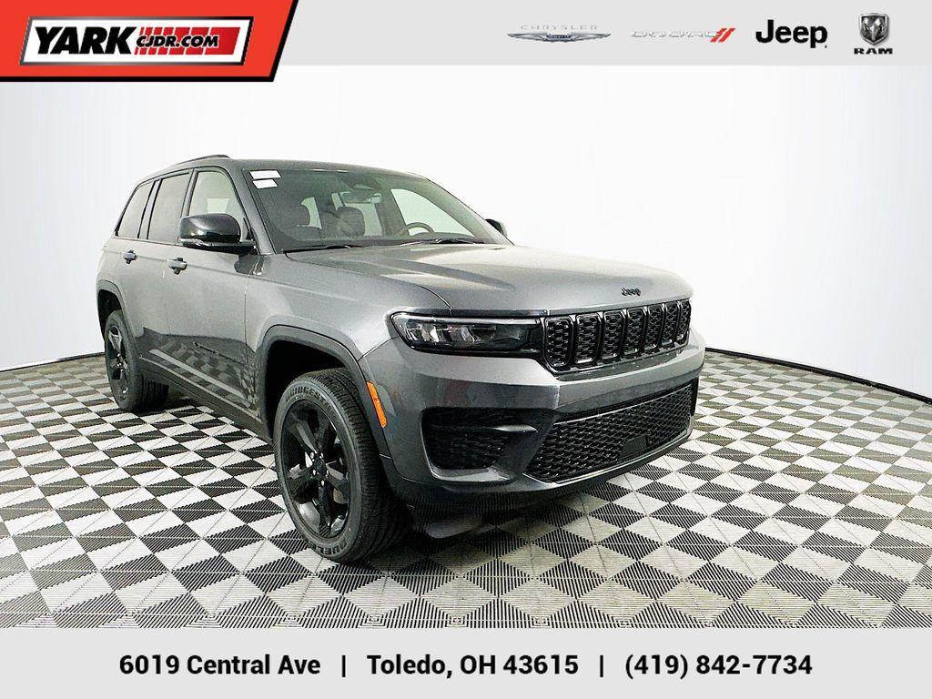 new 2025 Jeep Grand Cherokee car, priced at $41,982