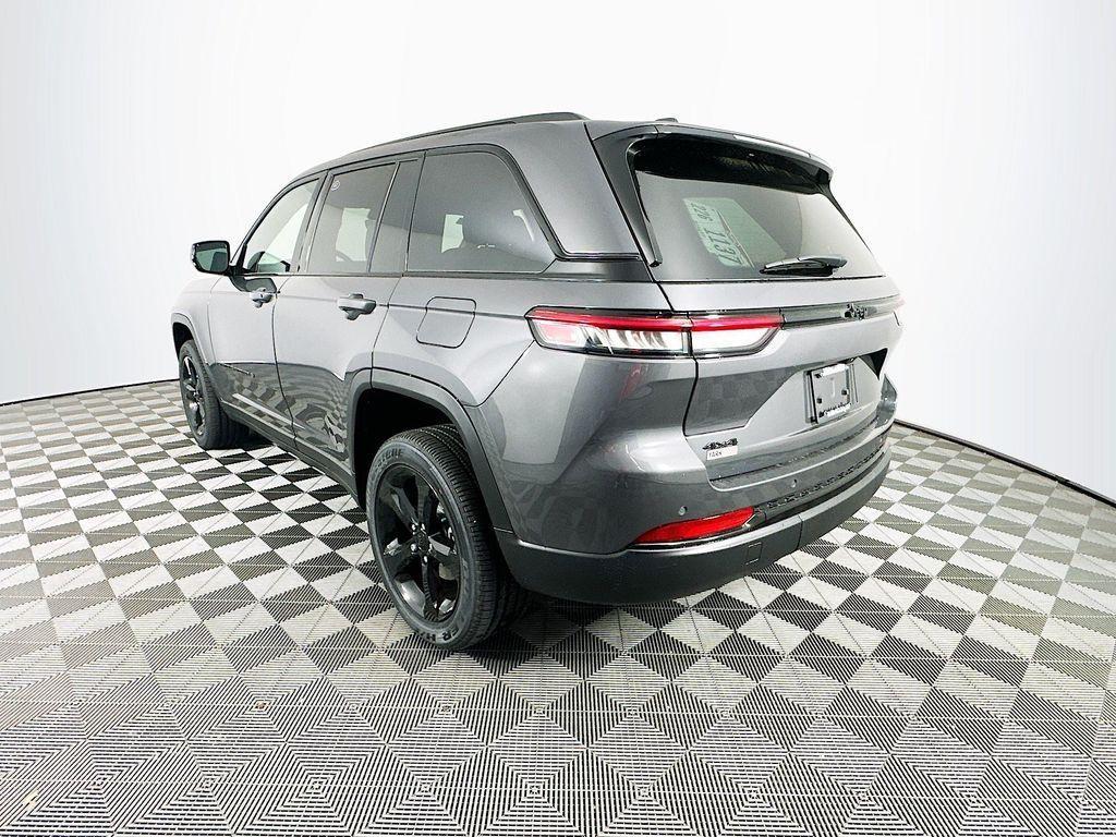 new 2025 Jeep Grand Cherokee car, priced at $41,982