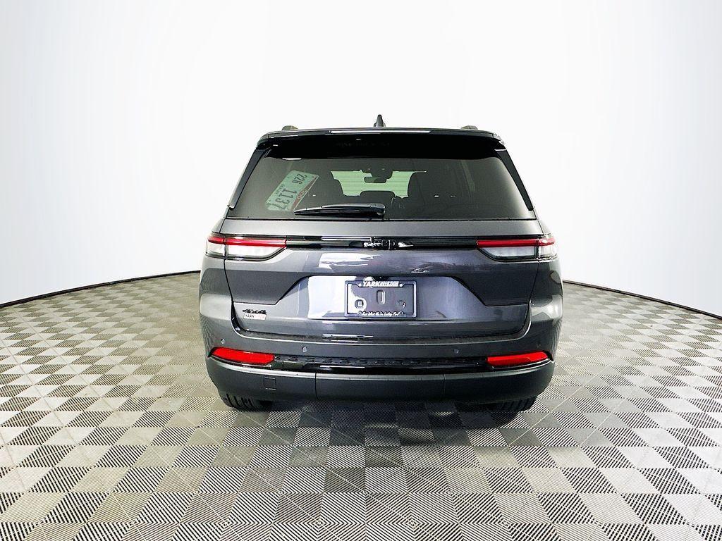 new 2025 Jeep Grand Cherokee car, priced at $41,982