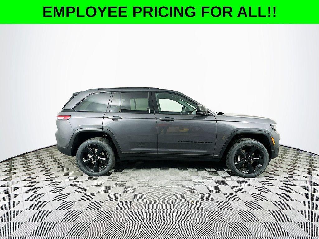 new 2025 Jeep Grand Cherokee car, priced at $44,482