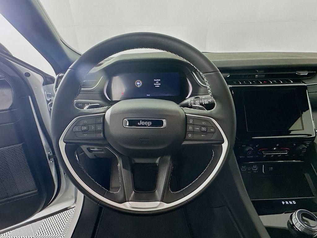 new 2025 Jeep Grand Cherokee L car, priced at $40,074