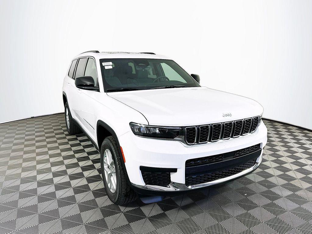 new 2025 Jeep Grand Cherokee L car, priced at $40,074