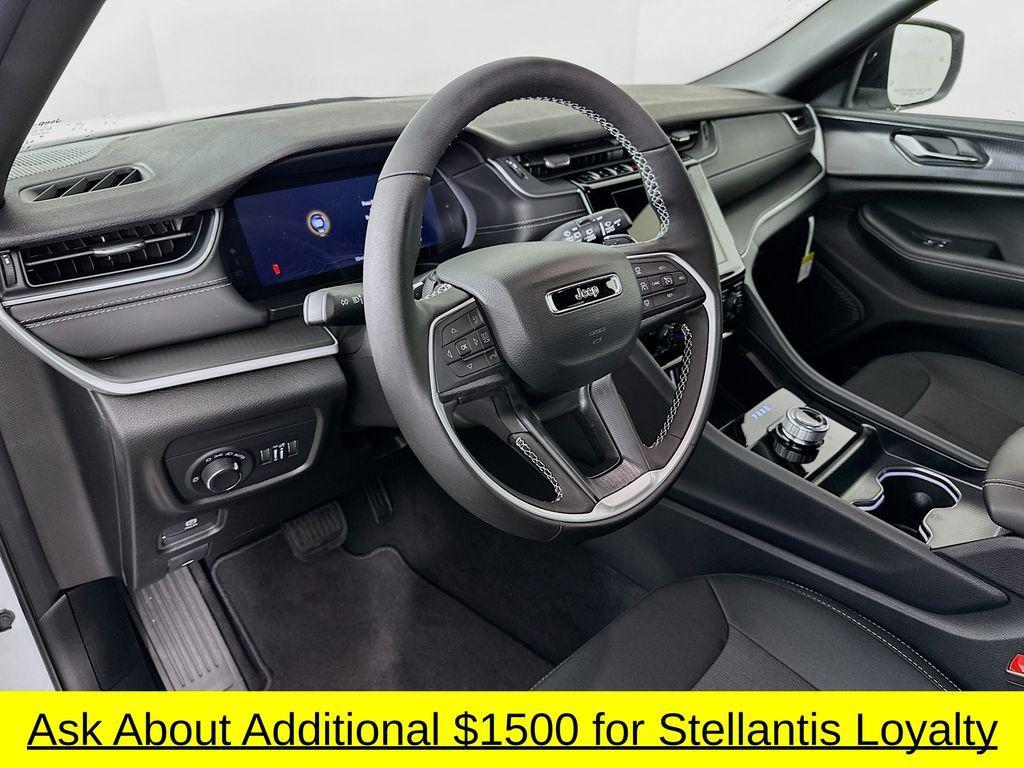 new 2025 Jeep Grand Cherokee L car, priced at $40,074