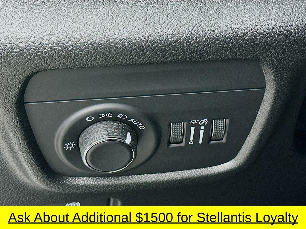 new 2025 Jeep Grand Cherokee L car, priced at $40,074