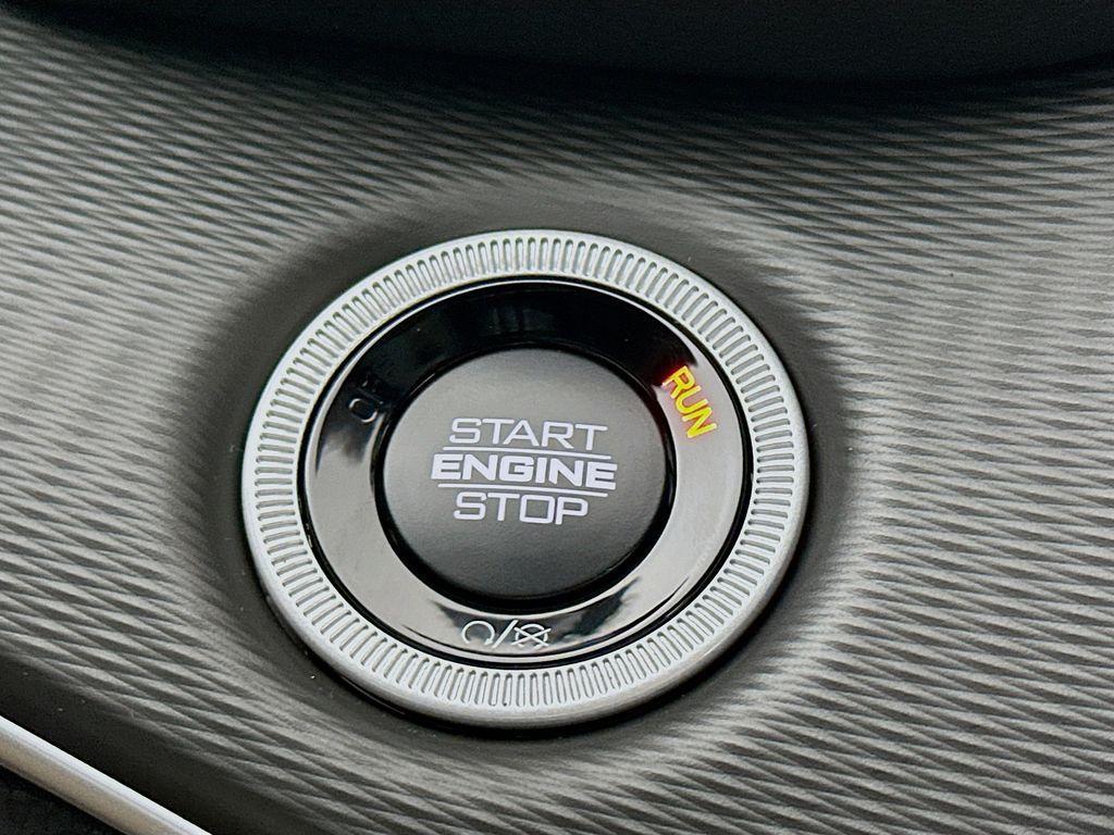 new 2025 Jeep Grand Cherokee L car, priced at $40,074