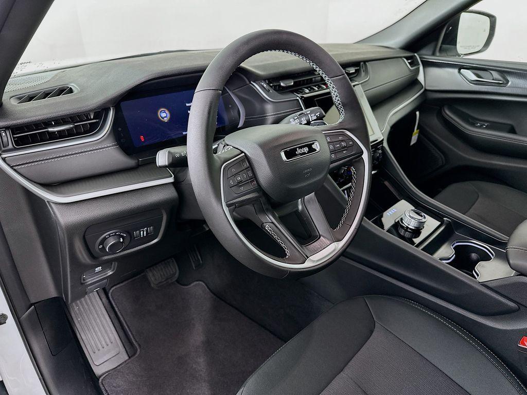 new 2025 Jeep Grand Cherokee L car, priced at $40,074