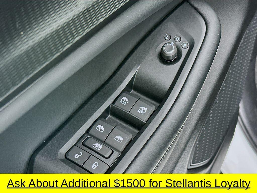 new 2025 Jeep Grand Cherokee L car, priced at $40,074