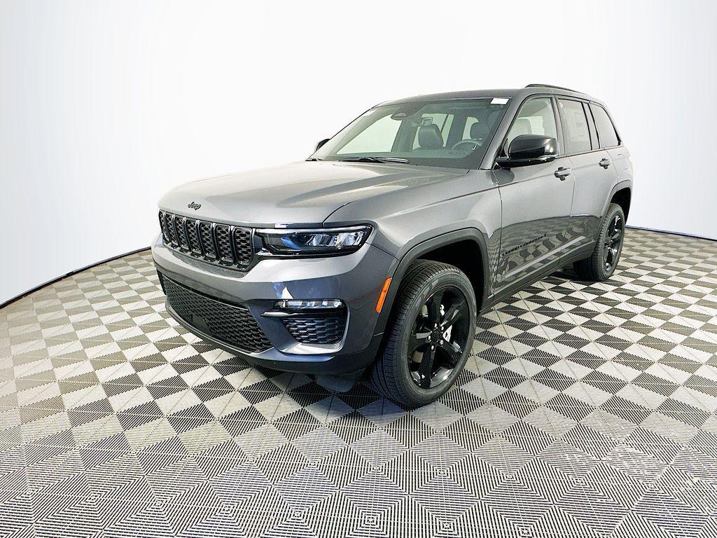 new 2025 Jeep Grand Cherokee car, priced at $46,835