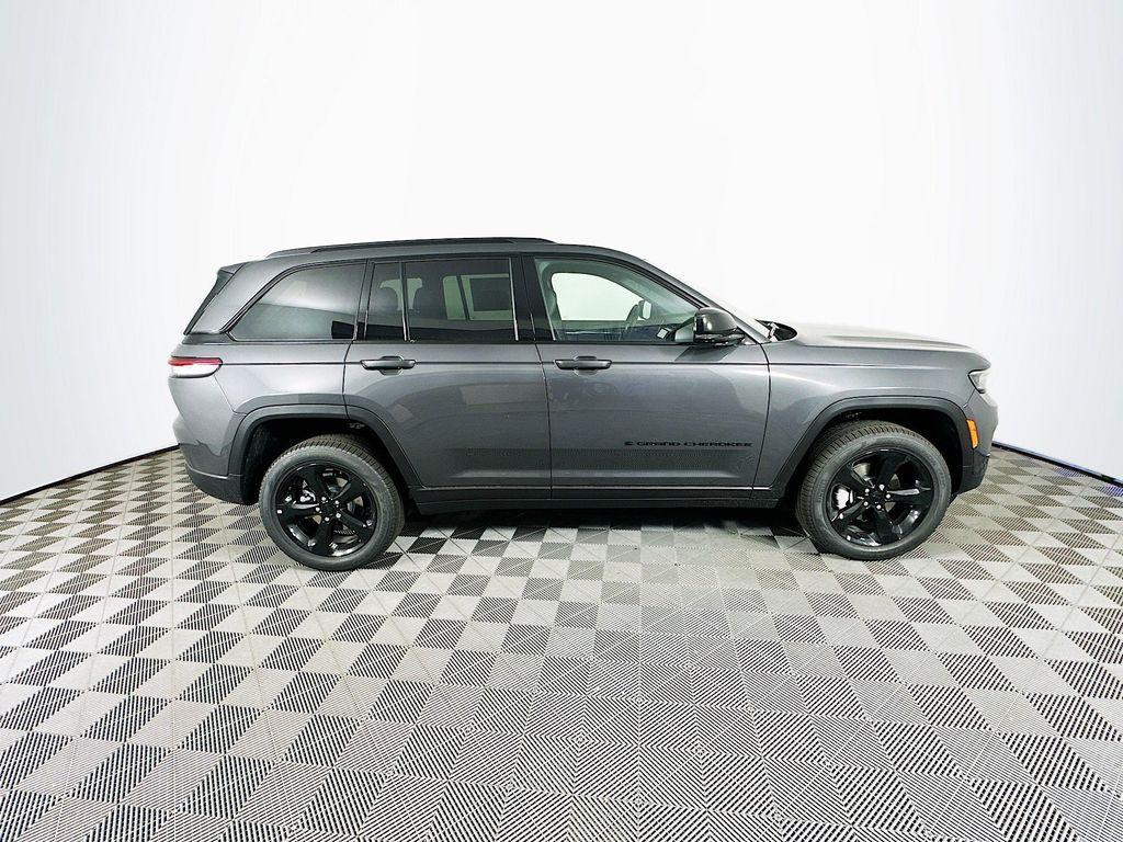 new 2025 Jeep Grand Cherokee car, priced at $46,835