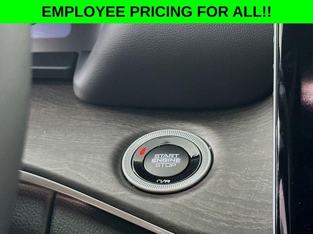 new 2025 Jeep Grand Cherokee car, priced at $47,835