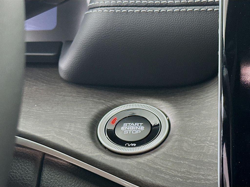 new 2025 Jeep Grand Cherokee car, priced at $46,835