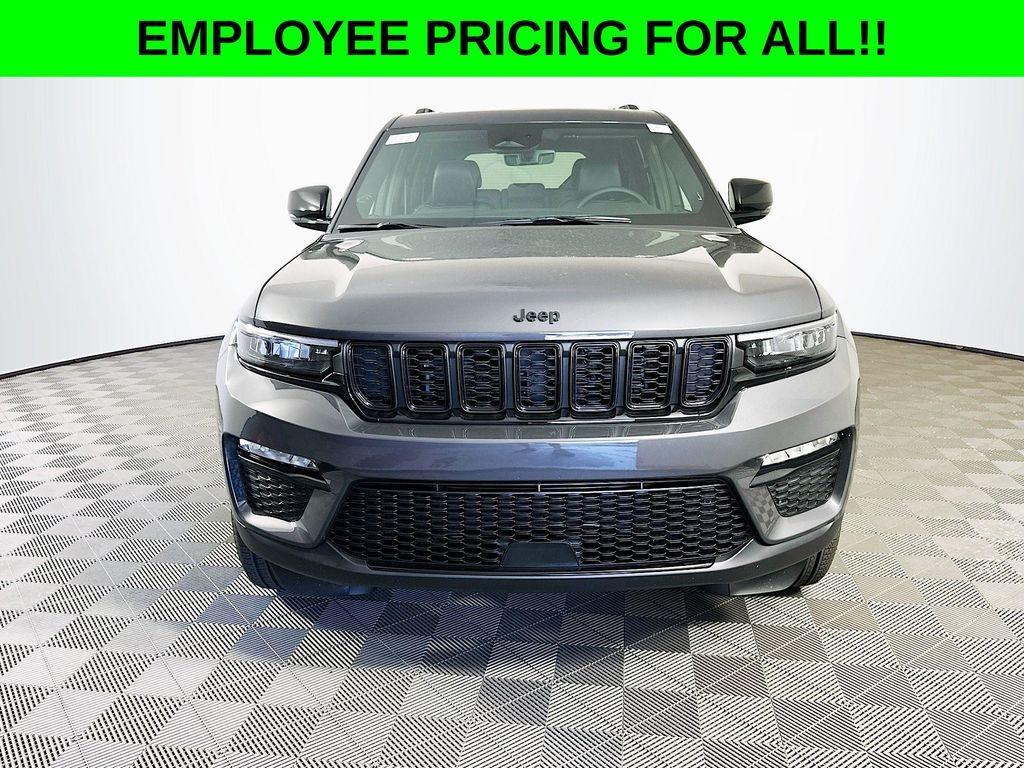new 2025 Jeep Grand Cherokee car, priced at $47,835