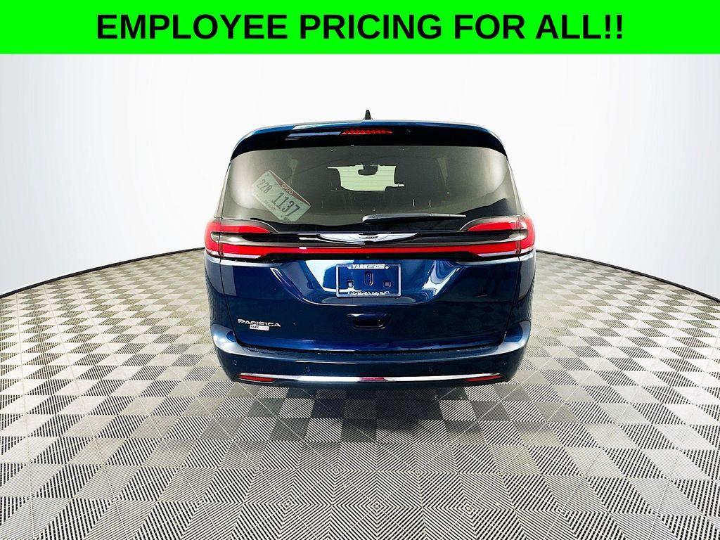 new 2025 Chrysler Pacifica car, priced at $42,020