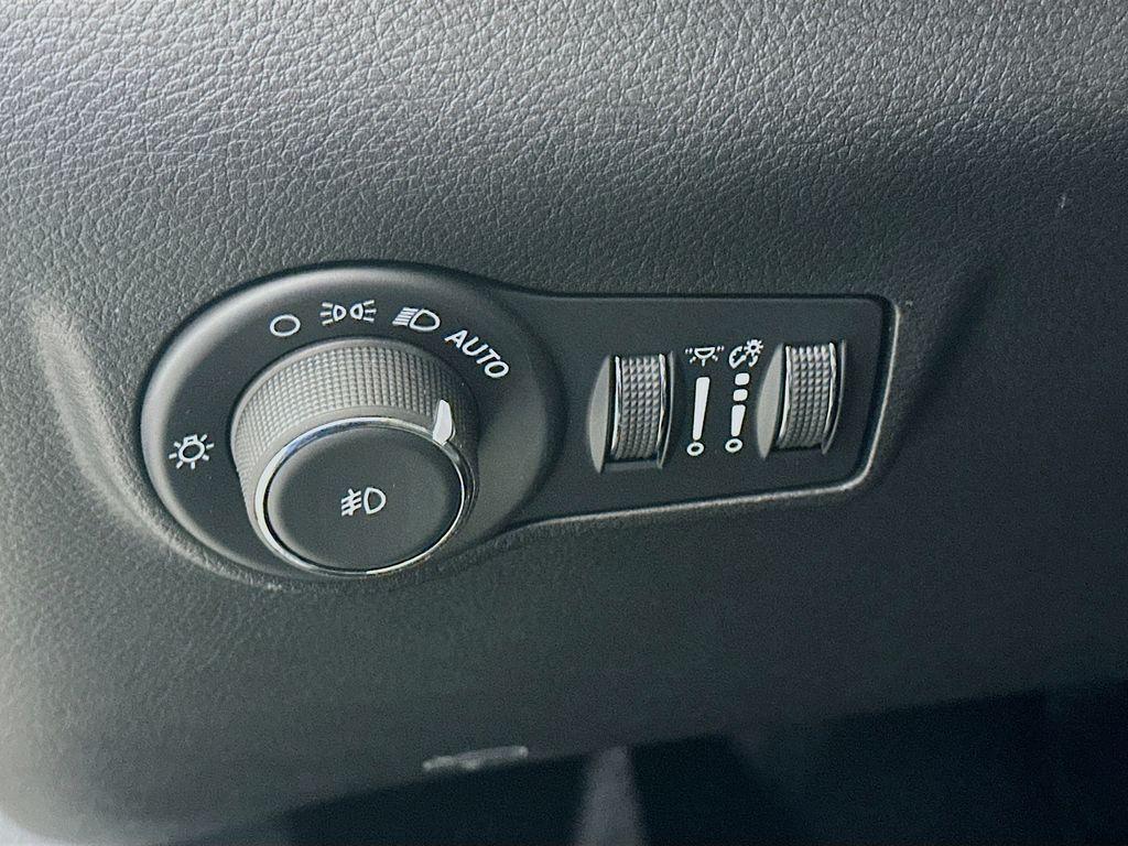 new 2025 Jeep Compass car, priced at $30,105