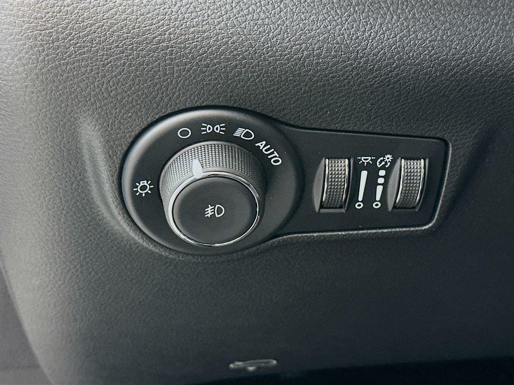 new 2025 Jeep Compass car, priced at $30,465