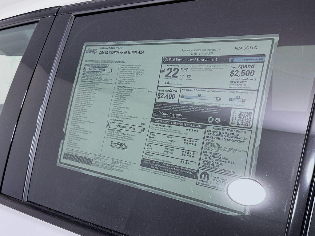 new 2025 Jeep Grand Cherokee car, priced at $43,973