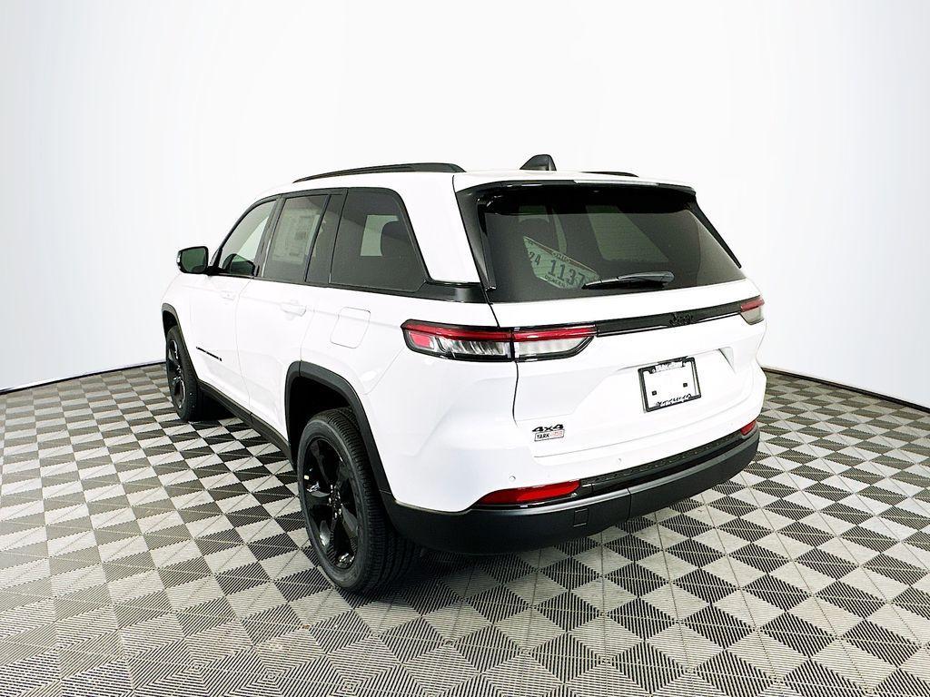 new 2025 Jeep Grand Cherokee car, priced at $43,973