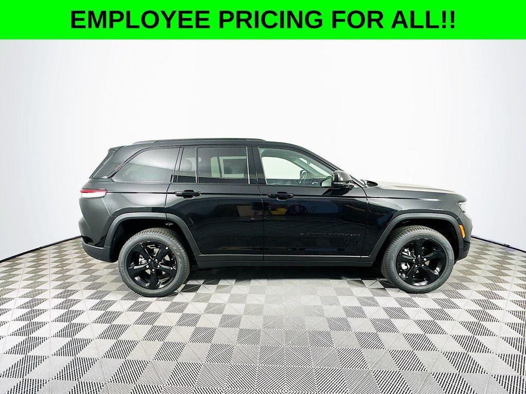 new 2025 Jeep Grand Cherokee car, priced at $45,685