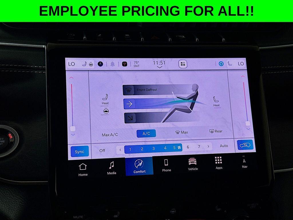 new 2025 Jeep Grand Cherokee car, priced at $45,685