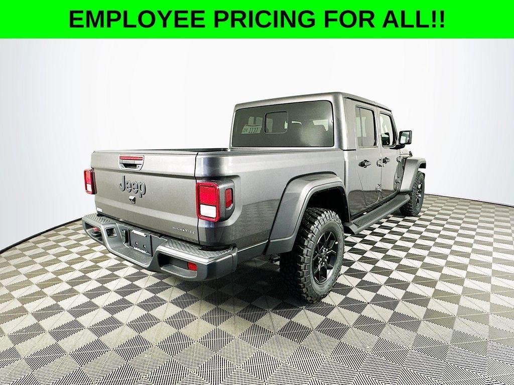 new 2025 Jeep Gladiator car, priced at $45,268