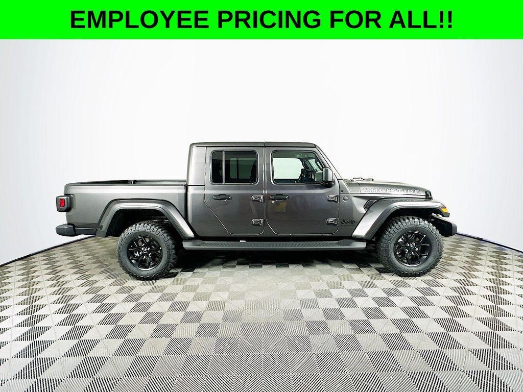 new 2025 Jeep Gladiator car, priced at $45,268