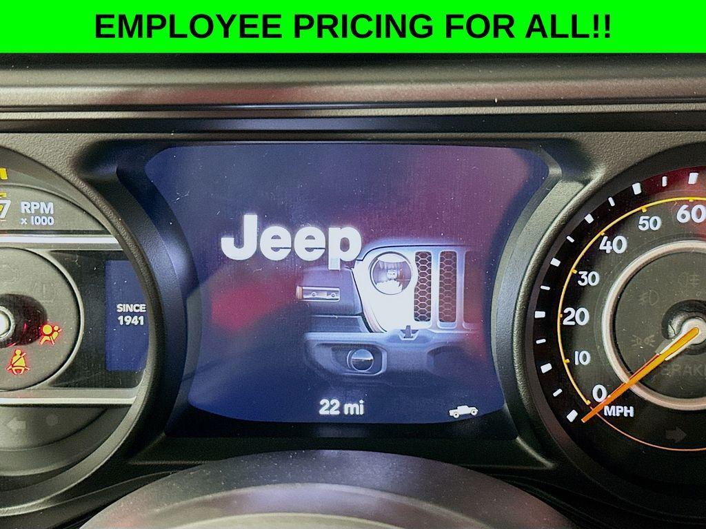new 2025 Jeep Gladiator car, priced at $45,268