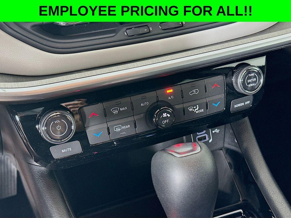 new 2025 Jeep Compass car, priced at $32,985