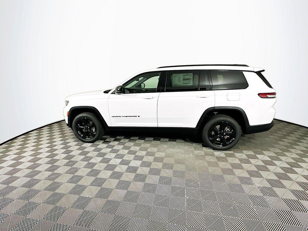 new 2025 Jeep Grand Cherokee L car, priced at $45,907
