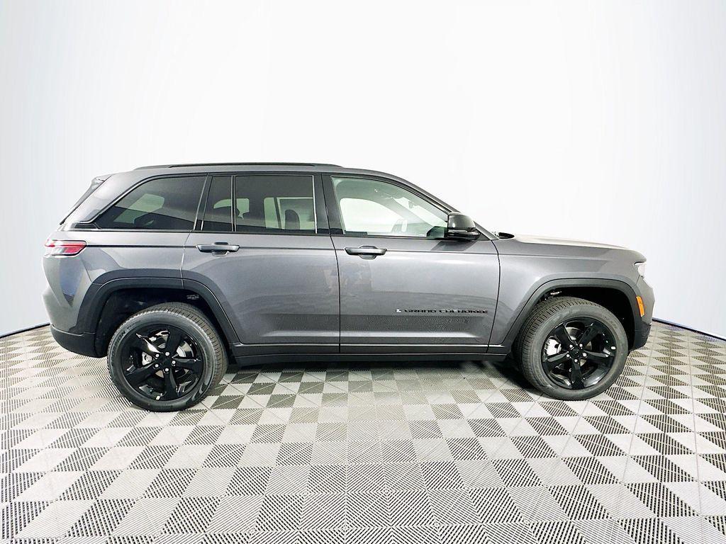 new 2025 Jeep Grand Cherokee car, priced at $46,835