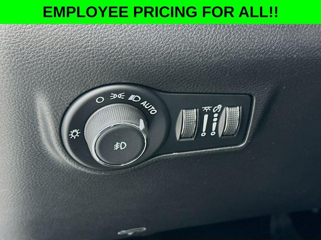 new 2025 Jeep Compass car, priced at $32,605