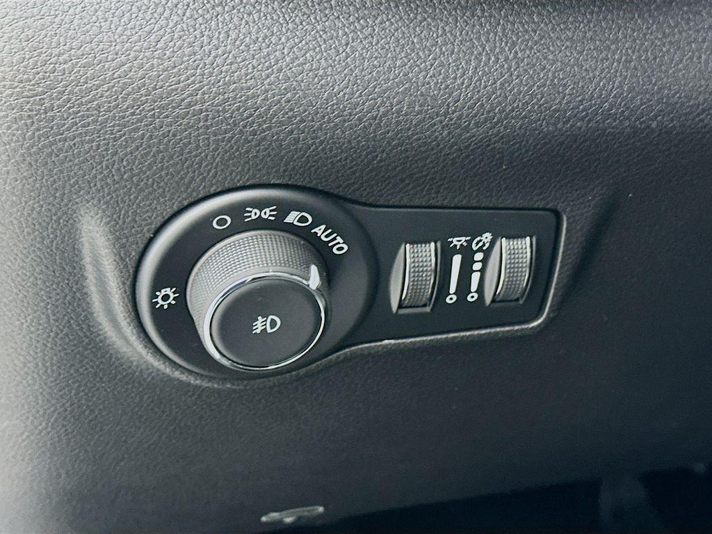 new 2025 Jeep Compass car, priced at $30,105