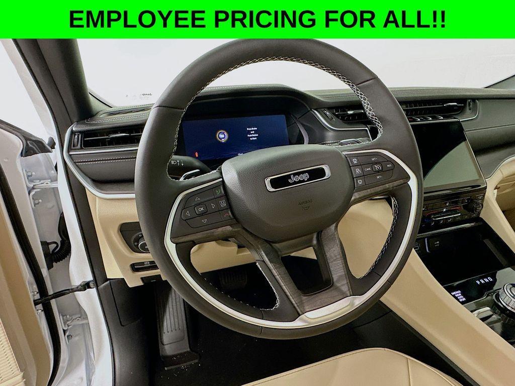 new 2025 Jeep Grand Cherokee car, priced at $47,240