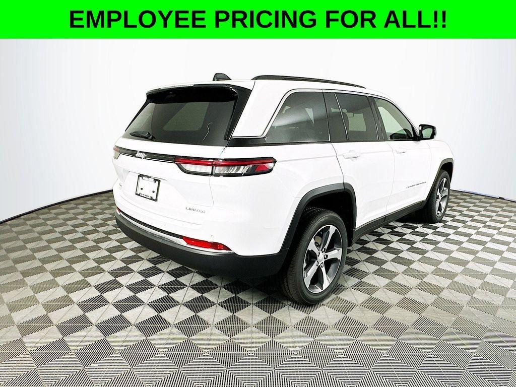 new 2025 Jeep Grand Cherokee car, priced at $47,240
