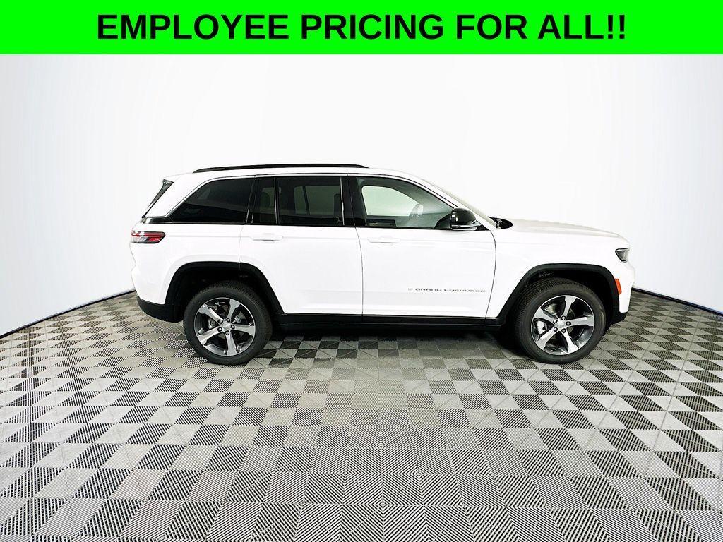 new 2025 Jeep Grand Cherokee car, priced at $47,240