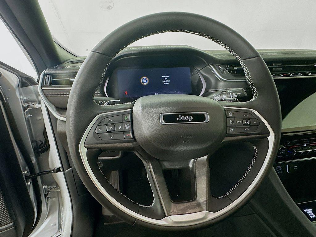 new 2025 Jeep Grand Cherokee car, priced at $47,750
