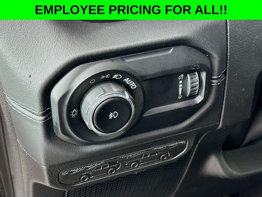 new 2025 Jeep Wrangler car, priced at $56,370